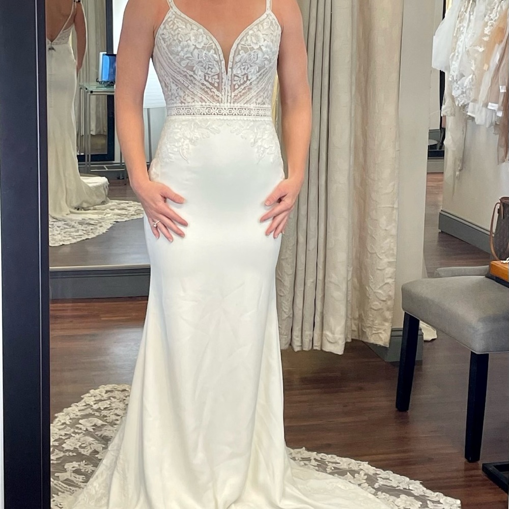 Justin Alexander “Lilian West”. Wedding gown new.